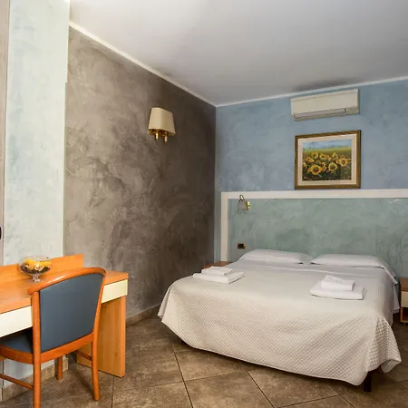 Angelica Hotel 2*