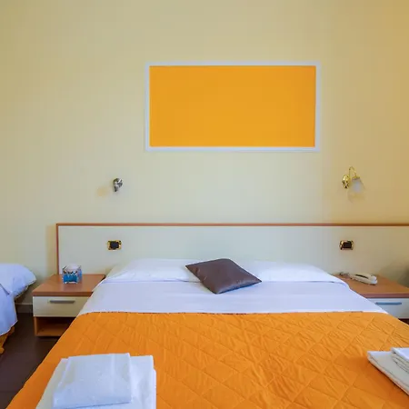 Angelica Hotel 2*