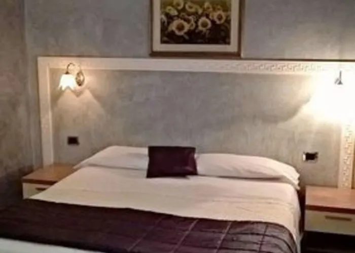 Angelica Hotel 2*
